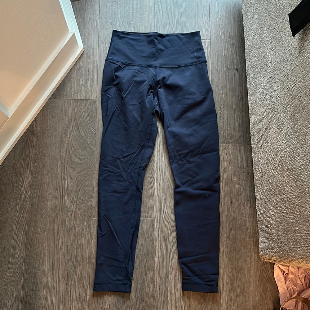 Navy blue wunder under leggings